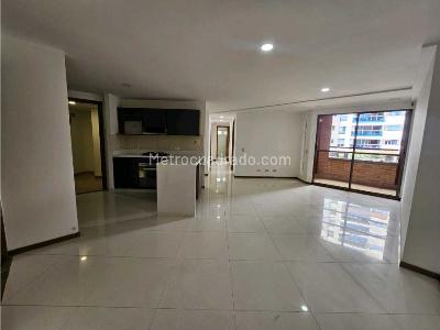 Apartamento de 3 alcobas en venta en Aves Maria, Sabaneta, 100 m² · foto 4 de 9