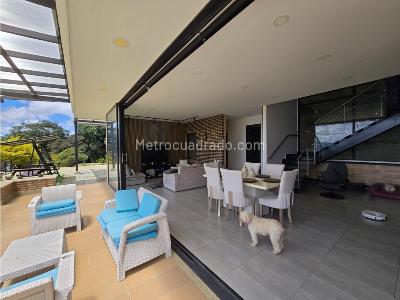 Casa de 5 alcobas en arriendo en Niquia, Bello · foto 3 de 20