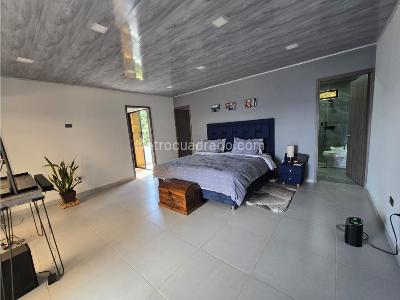 Casa de 5 alcobas en arriendo en Niquia, Bello · foto 13 de 20