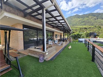 Casa de 5 alcobas en venta en Niquia, Bello · foto 20 de 20