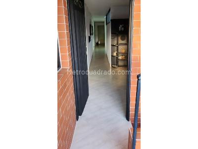 Casa de 4 alcobas en venta en Aranjuez, Medellín, 110 m² · foto 2 de 14