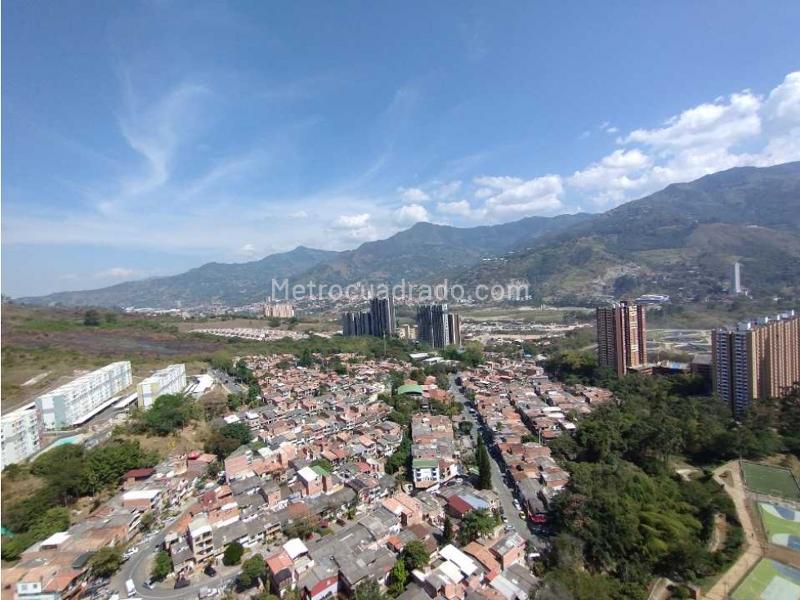 3BR Apartment in Niquia (90 m²) - 2