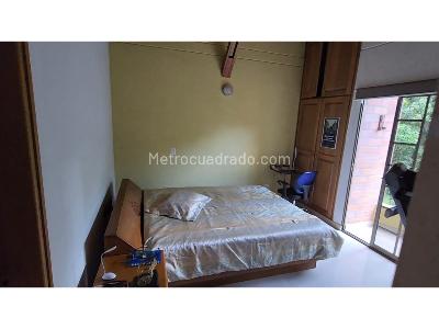 Casa de 5 alcobas en venta en Las Antillas, Envigado, 728 m² · foto 18 de 20