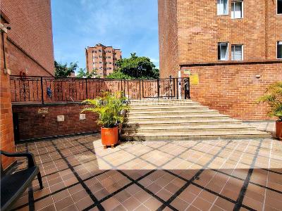 Apartamento en arriendo en Laureles, Medellín · foto 2 de 20