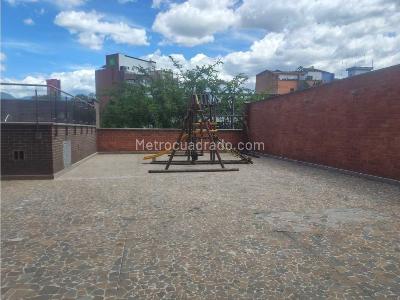 Apartamento de 3 alcobas en arriendo en Laureles, Medellín, 104 m² · foto 2 de 18