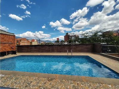 Apartamento de 3 alcobas en arriendo en Laureles, Medellín, 104 m² · foto 3 de 18