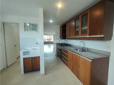Apartamento de 3 alcobas en arriendo en Laureles, Medellín, 104 m² · foto 9 de 18