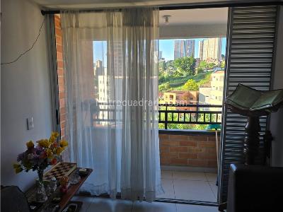 Apartamento de 2 alcobas en venta en La Doctora, Sabaneta, 52 m² · foto 2 de 20