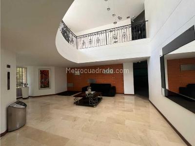 Apartamento de 3 alcobas en venta en Laureles, Medellín, 176 m² · foto 2 de 20