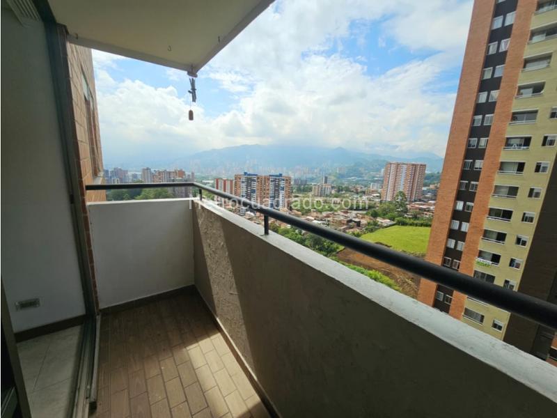 Modern 2BR Apartment in La Ferreria, La Estrella - 4