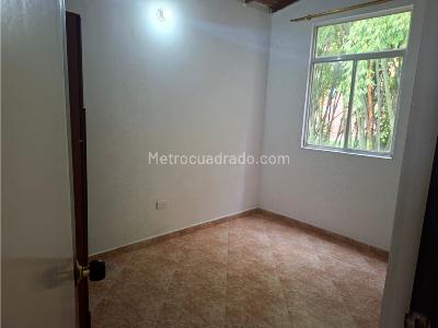 Apartamento de 3 alcobas en venta en Maria Auxiliadora, Sabaneta, 60 m² · foto 3 de 16