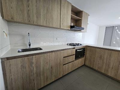 Apartamento en arriendo en Guayabal, Medellín · foto 5 de 18