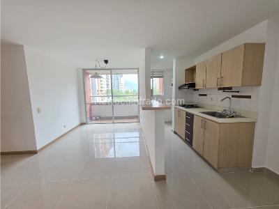 Apartamento de 3 alcobas en venta en Pilsen, Itagüí, 65 m² · foto 4 de 20