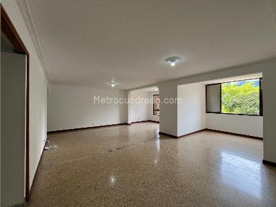 Apartamento de 3 alcobas en venta en El Poblado, Medellín, 137 m² · foto 4 de 20
