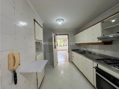 Apartamento de 3 alcobas en venta en El Poblado, Medellín, 137 m² · foto 9 de 20