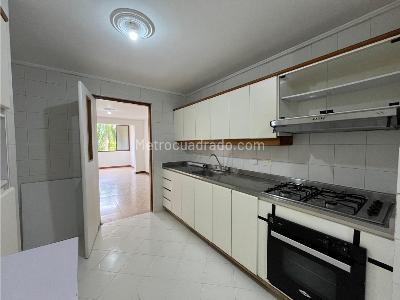 Apartamento de 3 alcobas en venta en El Poblado, Medellín, 137 m² · foto 10 de 20