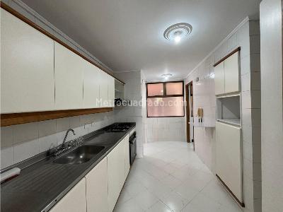 Apartamento de 3 alcobas en venta en El Poblado, Medellín, 137 m² · foto 11 de 20