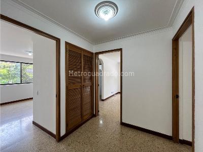 Apartamento de 3 alcobas en venta en El Poblado, Medellín, 137 m² · foto 12 de 20
