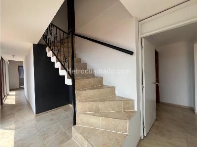 Apartamento de 4 alcobas en venta en Lorena, Medellín, 240 m² · foto 16 de 20