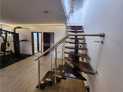 Apartamento de 5 alcobas en venta en Laureles Nutibara, Medellín, 285 m² · foto 8 de 20