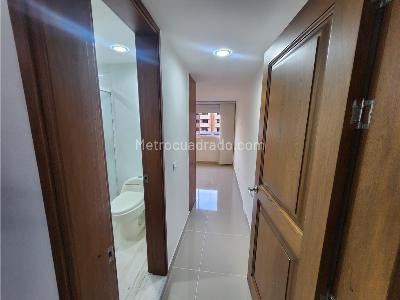 Apartamento de 5 alcobas en venta en Laureles Nutibara, Medellín, 285 m² · foto 16 de 20