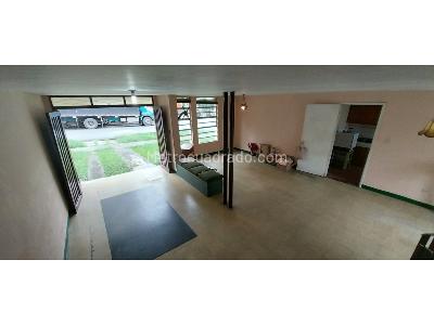 Casa de 4 alcobas en venta en Miravalle Laureles Medellin, Medellín, 220 m² · foto 2 de 17