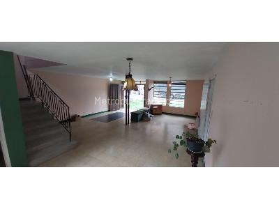 Casa de 4 alcobas en venta en Miravalle Laureles Medellin, Medellín, 220 m² · foto 6 de 17