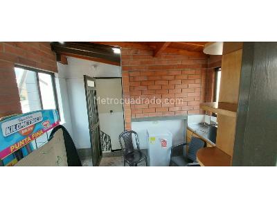 Casa de 5 alcobas en venta en Estadio Laureles Medellin, Medellín, 223 m² · foto 9 de 19