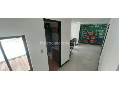 Casa de 5 alcobas en venta en Estadio Laureles Medellin, Medellín, 223 m² · foto 12 de 19
