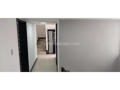 Casa de 5 alcobas en venta en Estadio Laureles Medellin, Medellín, 223 m² · foto 13 de 19