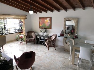 Apartamento de 4 alcobas en venta en Florida Nueva Estadio, Medellín, 125 m² · foto 3 de 19