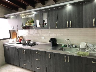 Apartamento de 4 alcobas en venta en Florida Nueva Estadio, Medellín, 125 m² · foto 6 de 19