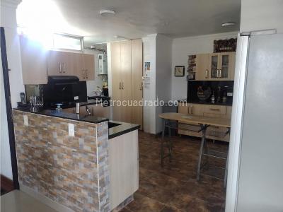 Apartamento de 3 alcobas en venta en Santa Gema Laureles, Medellín, 185 m² · foto 9 de 20