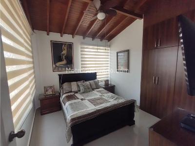 Apartamento de 3 alcobas en venta en Santa Gema Laureles, Medellín, 185 m² · foto 14 de 20