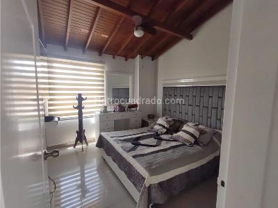 Apartamento de 3 alcobas en venta en Santa Gema Laureles, Medellín, 185 m² · foto 16 de 20