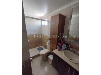 Apartamento de 3 alcobas en venta en Santa Gema Laureles, Medellín, 185 m² · foto 17 de 20