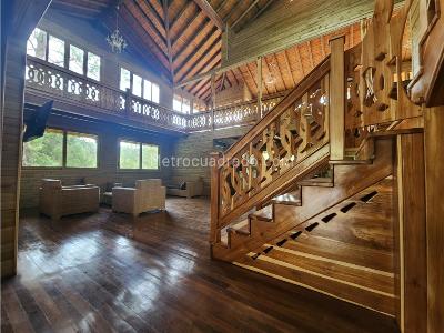 Casa de 5 alcobas en venta en Santa Elena, Medellín · foto 2 de 20