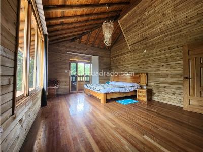 Casa de 5 alcobas en venta en Santa Elena, Medellín · foto 11 de 20