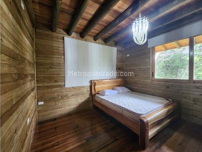 Casa de 5 alcobas en venta en Santa Elena, Medellín · foto 12 de 20