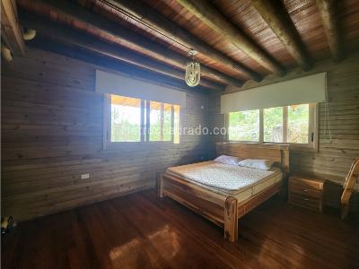 Casa de 5 alcobas en venta en Santa Elena, Medellín · foto 13 de 20