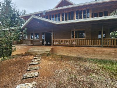 Casa de 5 alcobas en venta en Santa Elena, Medellín · foto 15 de 20