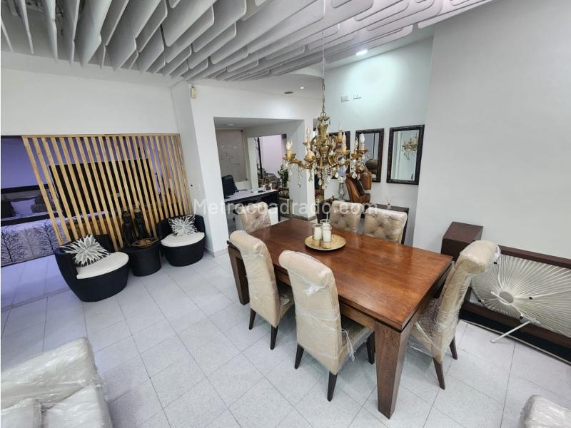 Remodeled 5BR Commercial House in Simon Bolivar Laureles - 5