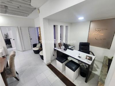 Casa de 5 alcobas en arriendo en Simon Bolivar Laureles, Medellín, 320 m² · foto 2 de 20