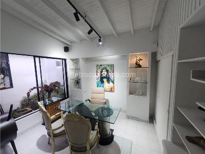 Casa de 5 alcobas en arriendo en Simon Bolivar Laureles, Medellín, 320 m² · foto 3 de 20
