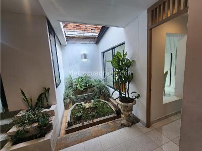 Casa de 5 alcobas en arriendo en Simon Bolivar Laureles, Medellín, 320 m² · foto 14 de 20