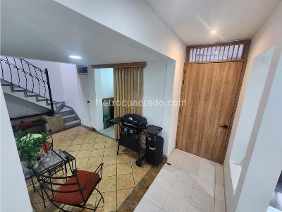 Casa de 5 alcobas en arriendo en Simon Bolivar Laureles, Medellín, 320 m² · foto 15 de 20