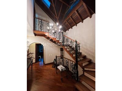 Casa de 4 alcobas en venta en Loma Del Escobero, Medellín, 248 m² · foto 9 de 20