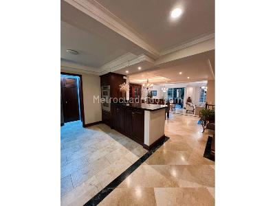 Casa de 4 alcobas en venta en Loma Del Escobero, Medellín, 248 m² · foto 13 de 20