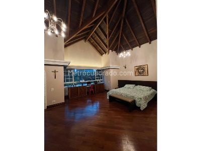Casa de 4 alcobas en venta en Loma Del Escobero, Medellín, 248 m² · foto 17 de 20