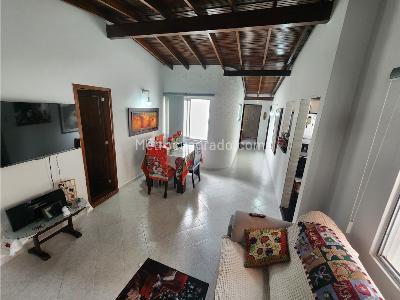 Apartamento de 2 alcobas en venta en Conquistadores Laurales, Medellín, 82 m² · foto 2 de 20